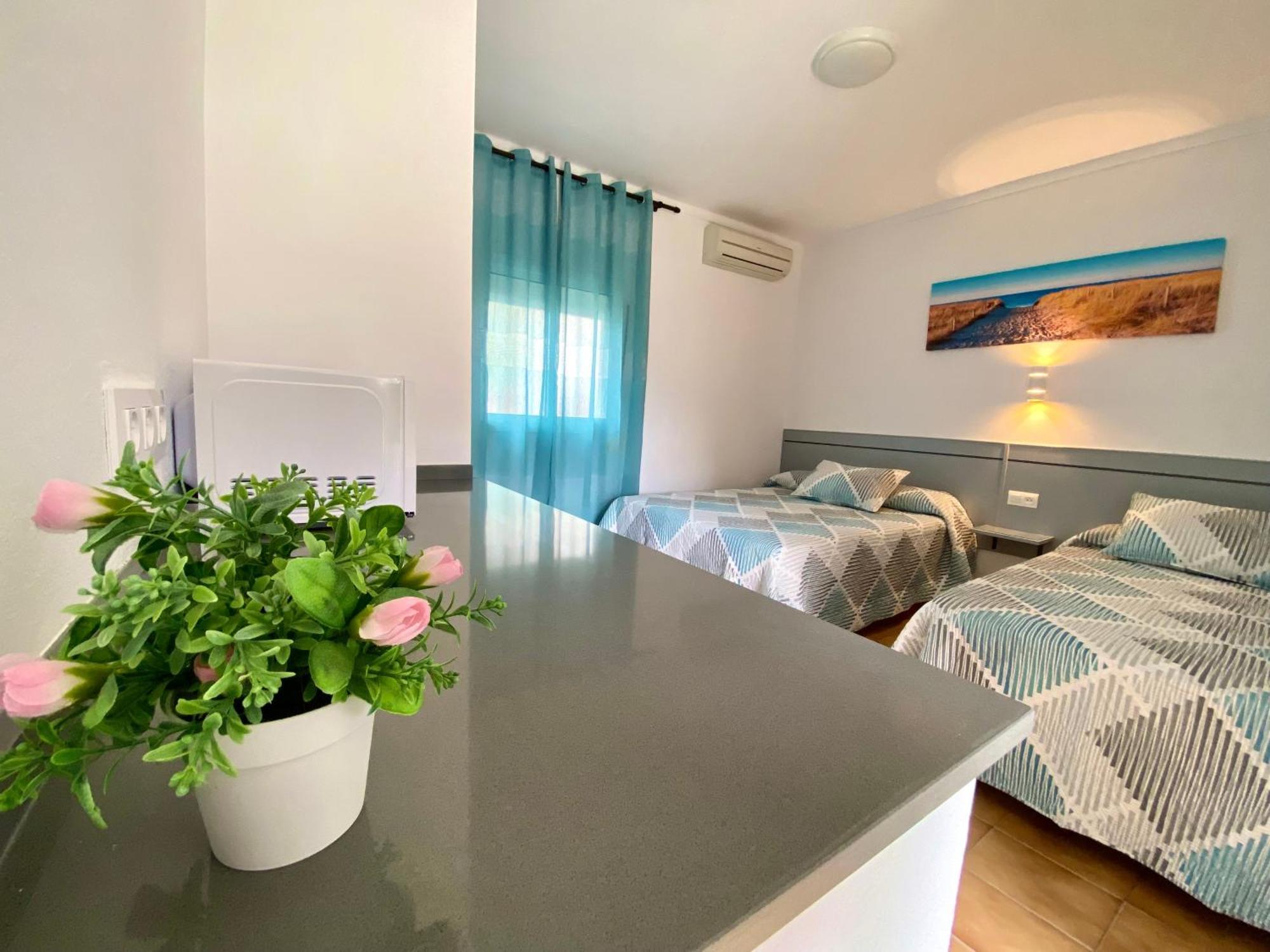 Hostal Los Mellizos Кониль-де-ла-Фронтера Экстерьер фото