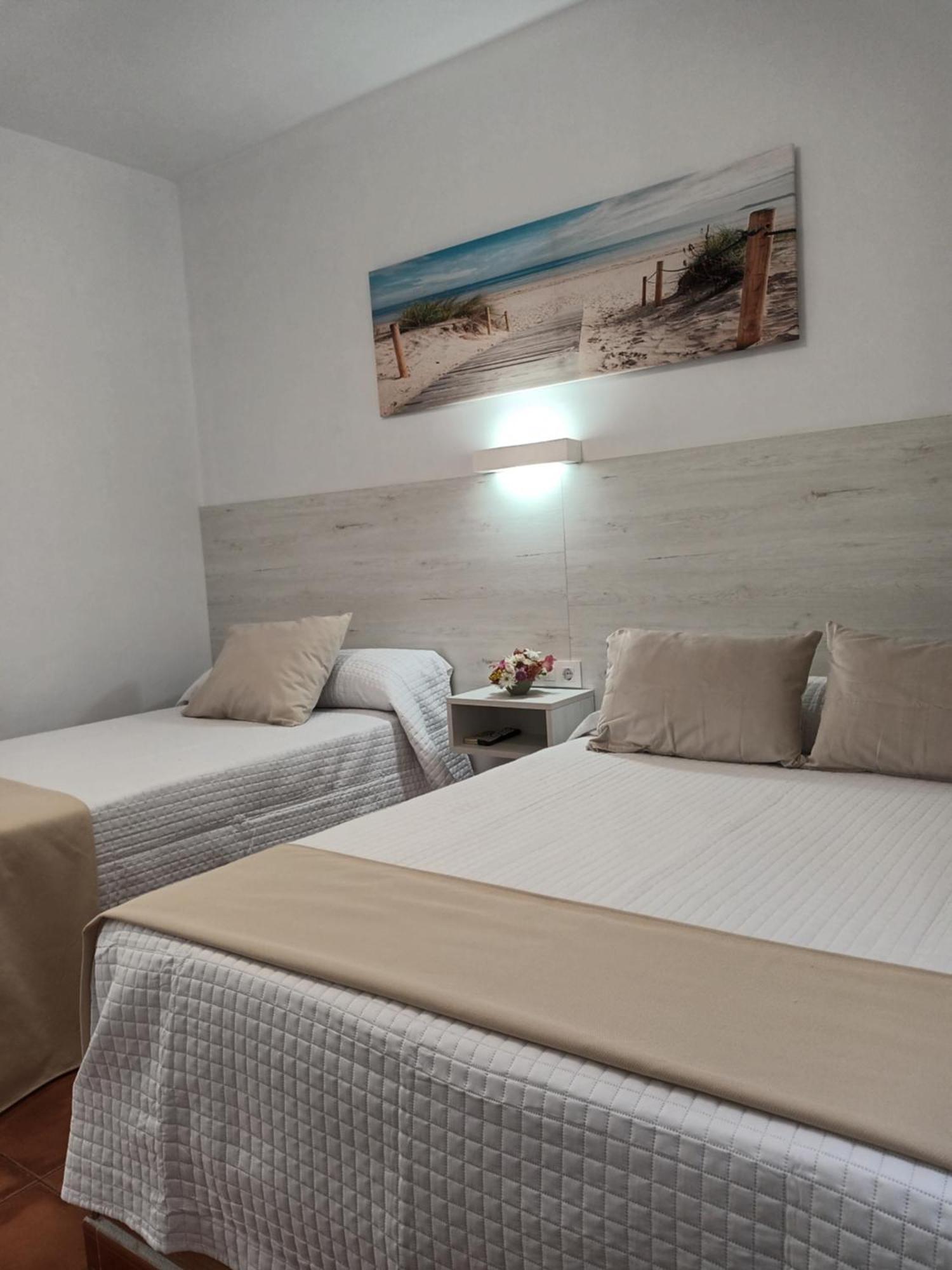 Hostal Los Mellizos Кониль-де-ла-Фронтера Экстерьер фото