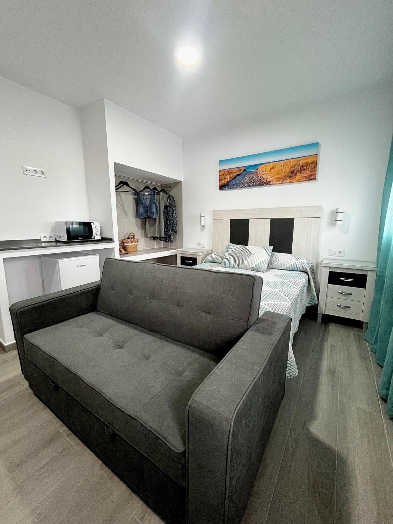 Hostal Los Mellizos Кониль-де-ла-Фронтера Экстерьер фото