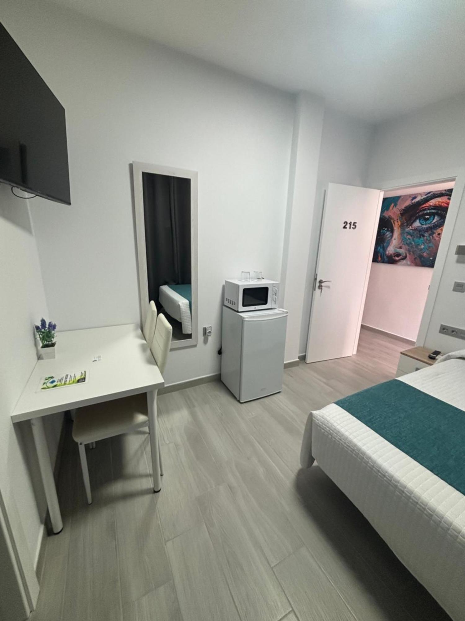 Hostal Los Mellizos Кониль-де-ла-Фронтера Экстерьер фото