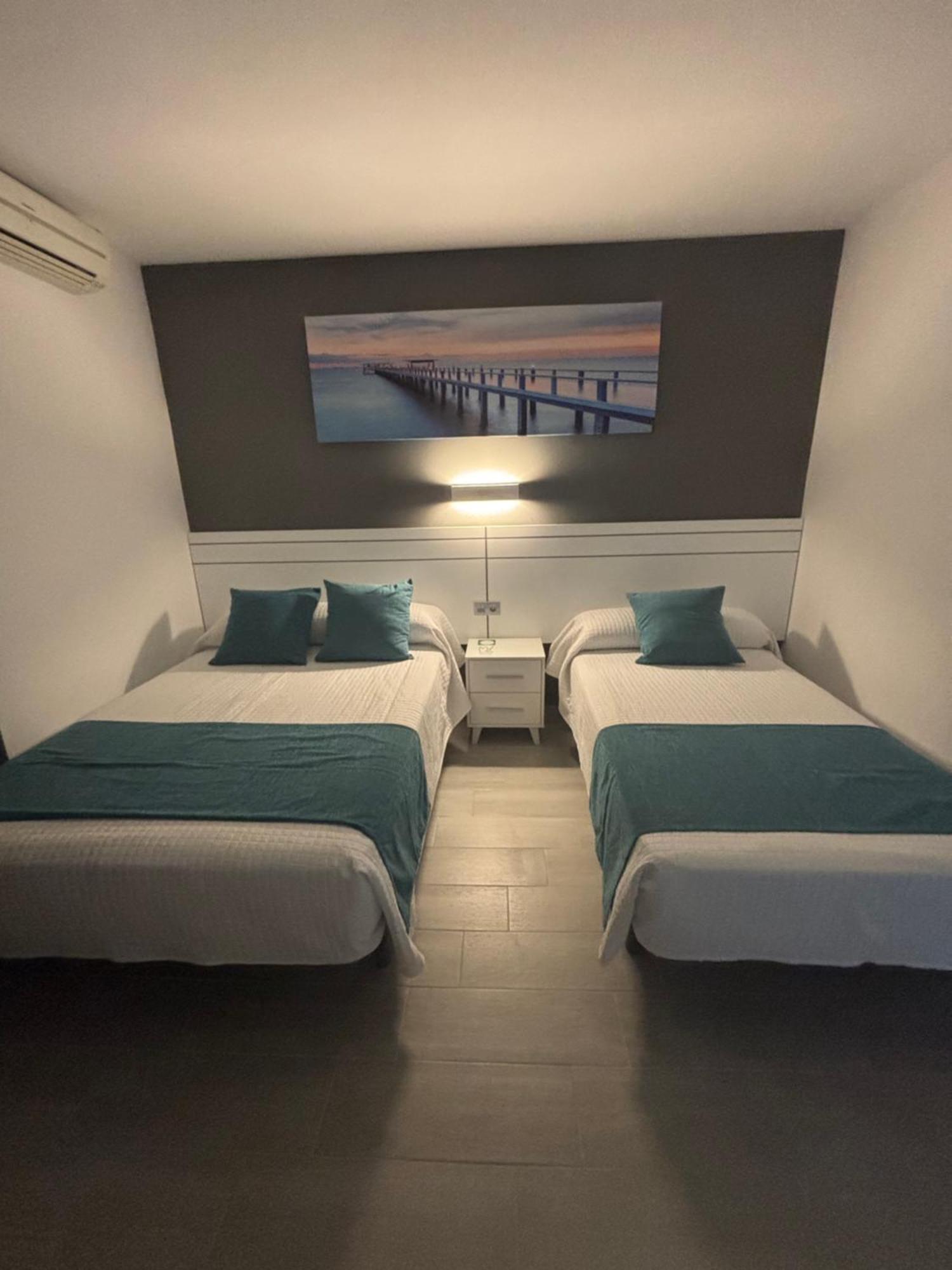 Hostal Los Mellizos Кониль-де-ла-Фронтера Экстерьер фото