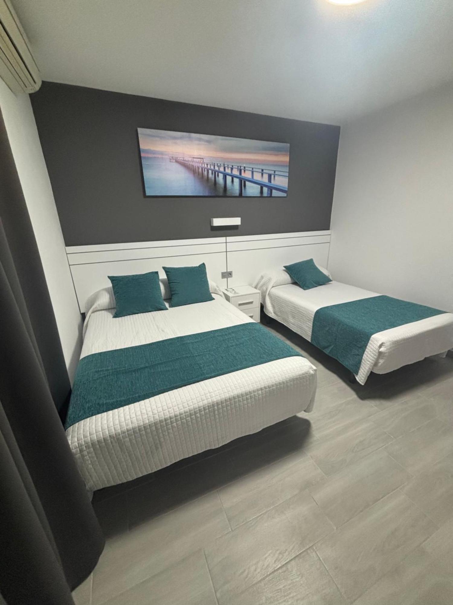 Hostal Los Mellizos Кониль-де-ла-Фронтера Экстерьер фото