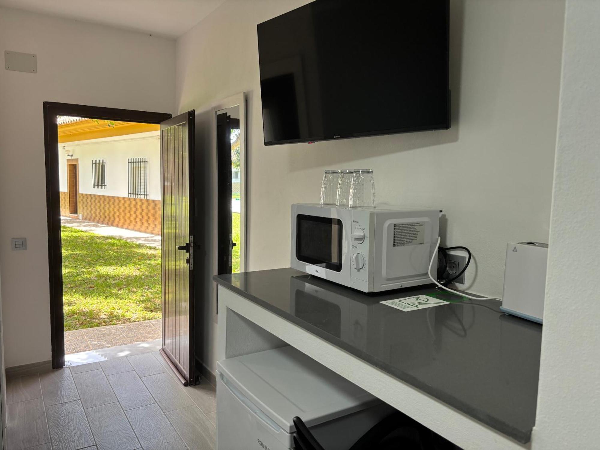 Hostal Los Mellizos Кониль-де-ла-Фронтера Экстерьер фото