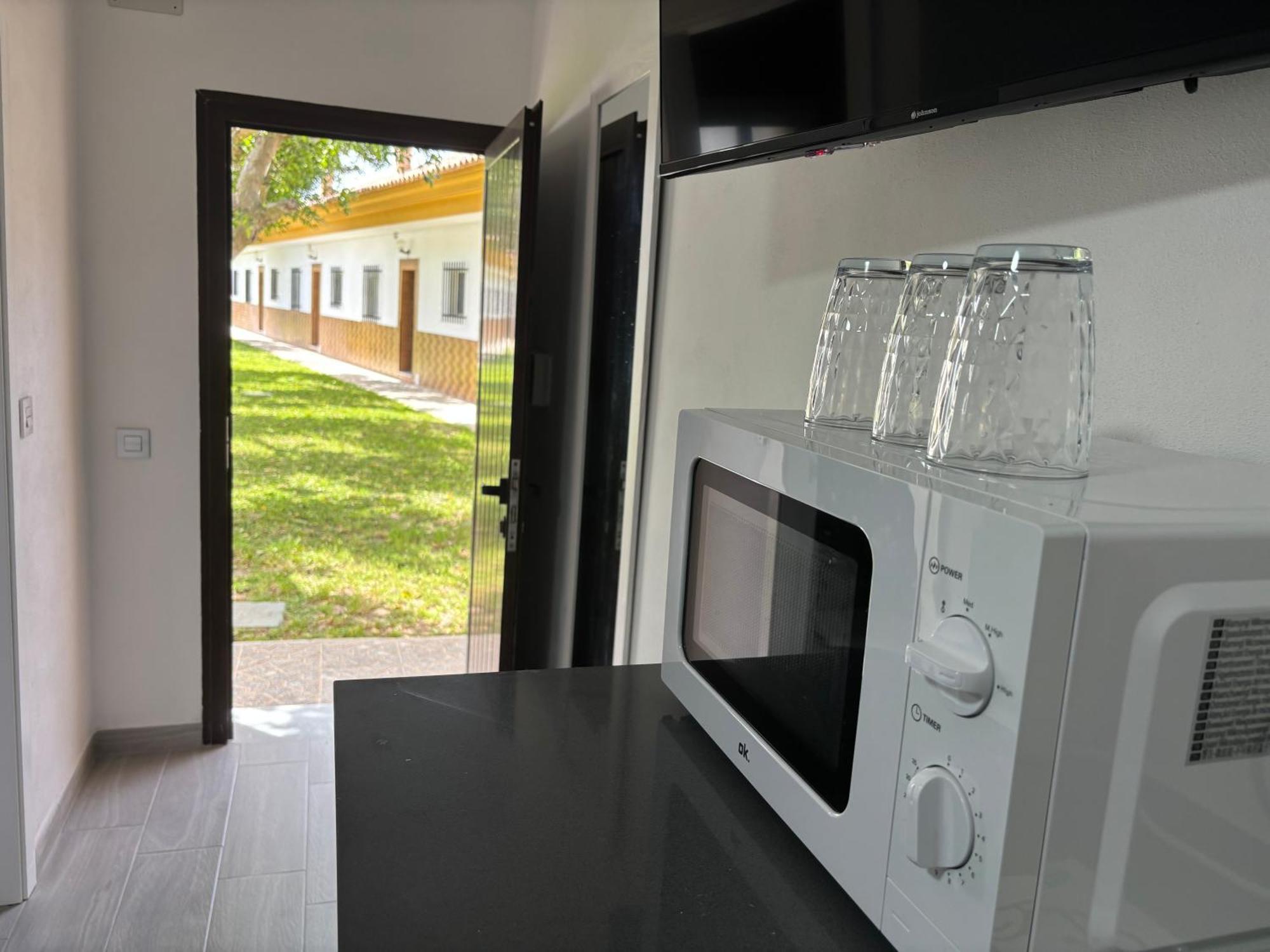 Hostal Los Mellizos Кониль-де-ла-Фронтера Экстерьер фото