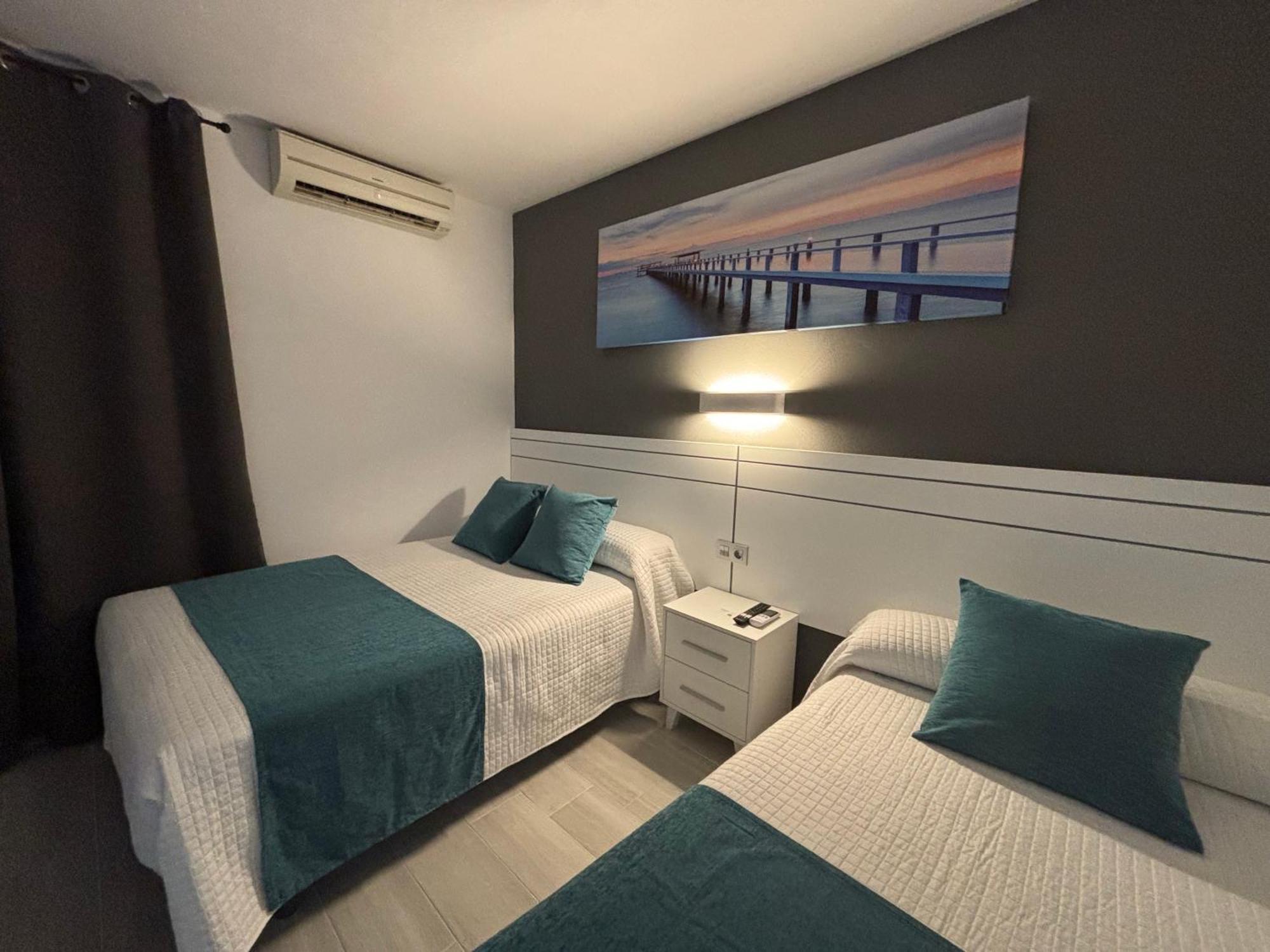 Hostal Los Mellizos Кониль-де-ла-Фронтера Экстерьер фото