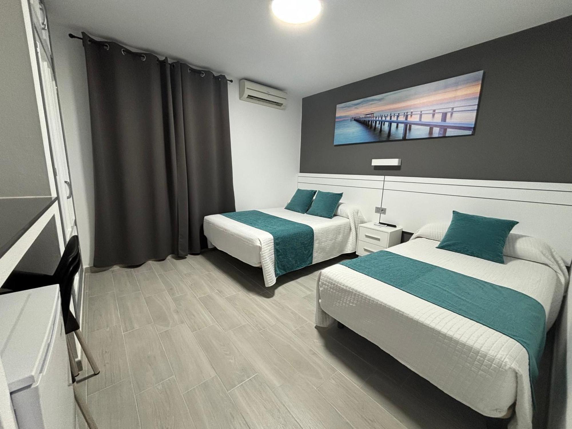 Hostal Los Mellizos Кониль-де-ла-Фронтера Экстерьер фото