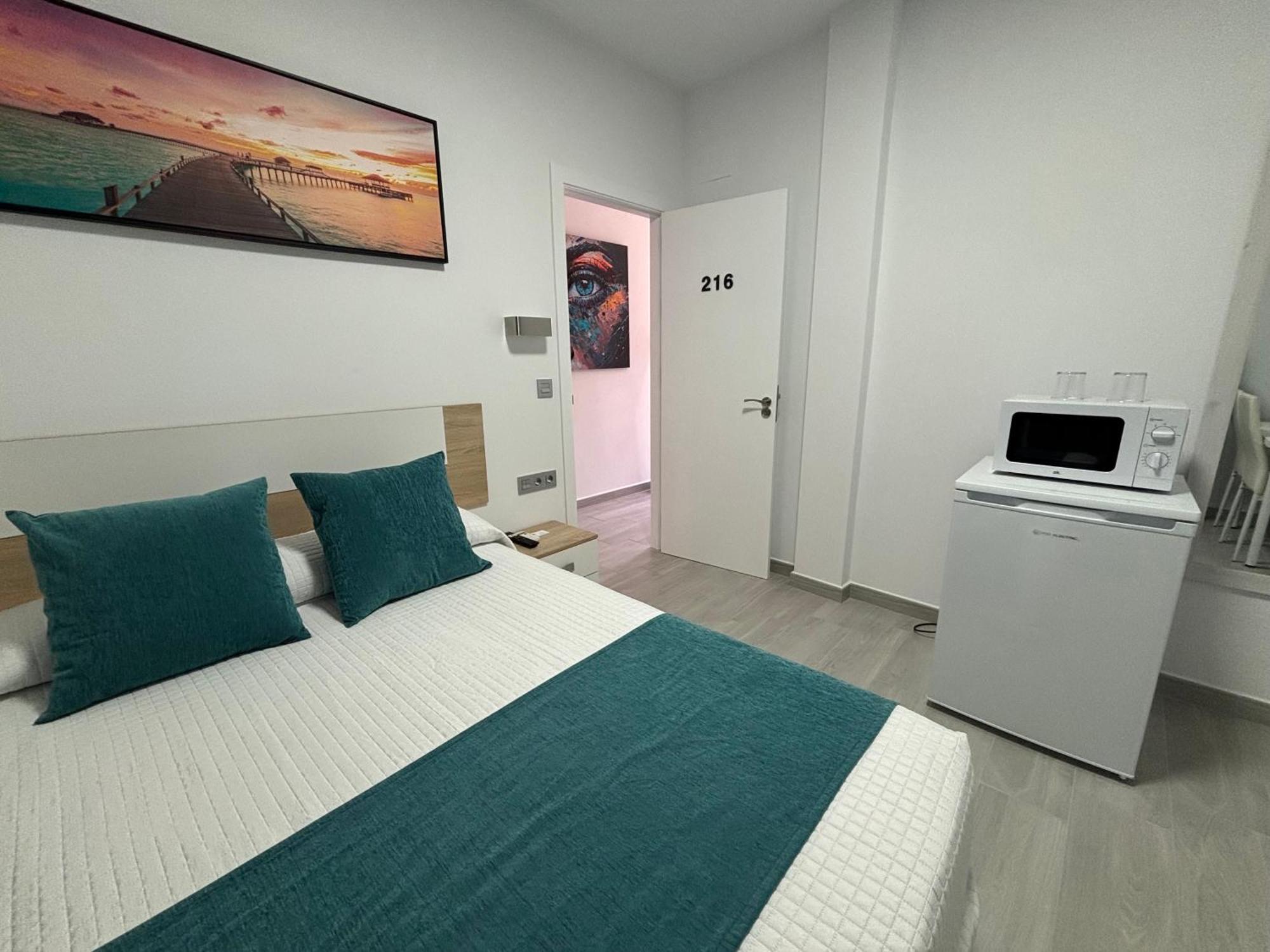 Hostal Los Mellizos Кониль-де-ла-Фронтера Экстерьер фото